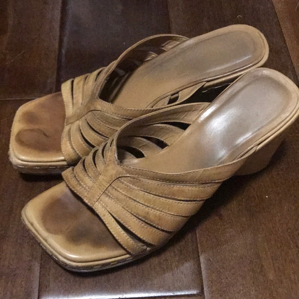 Reaction sandals. 6.